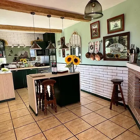 Mijaa Pueblo Paradise Anex Homestay *